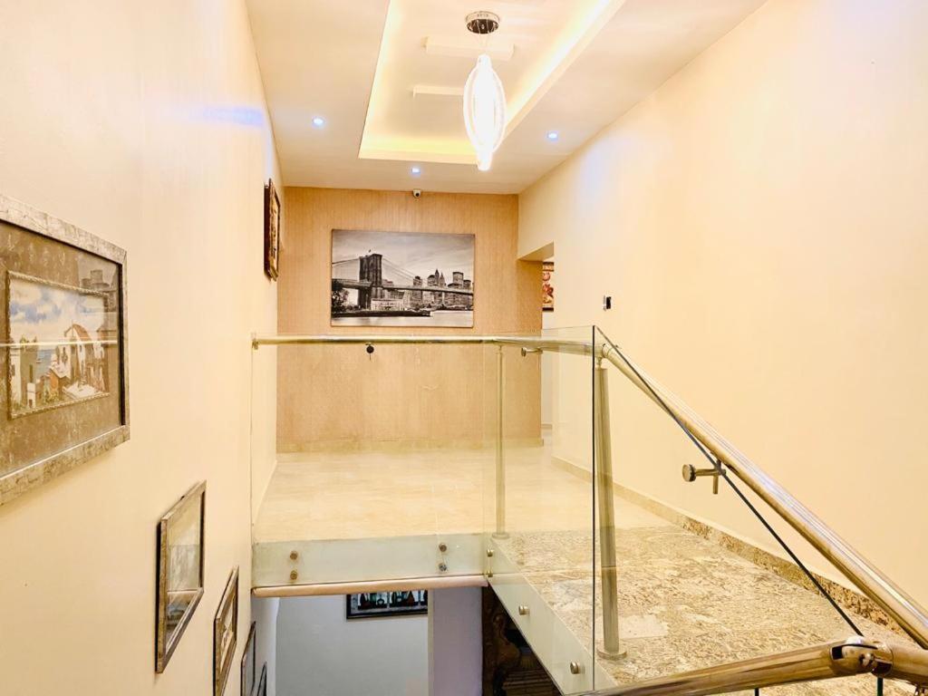 Mayfair Hotel Maitama Abuja Exteriör bild